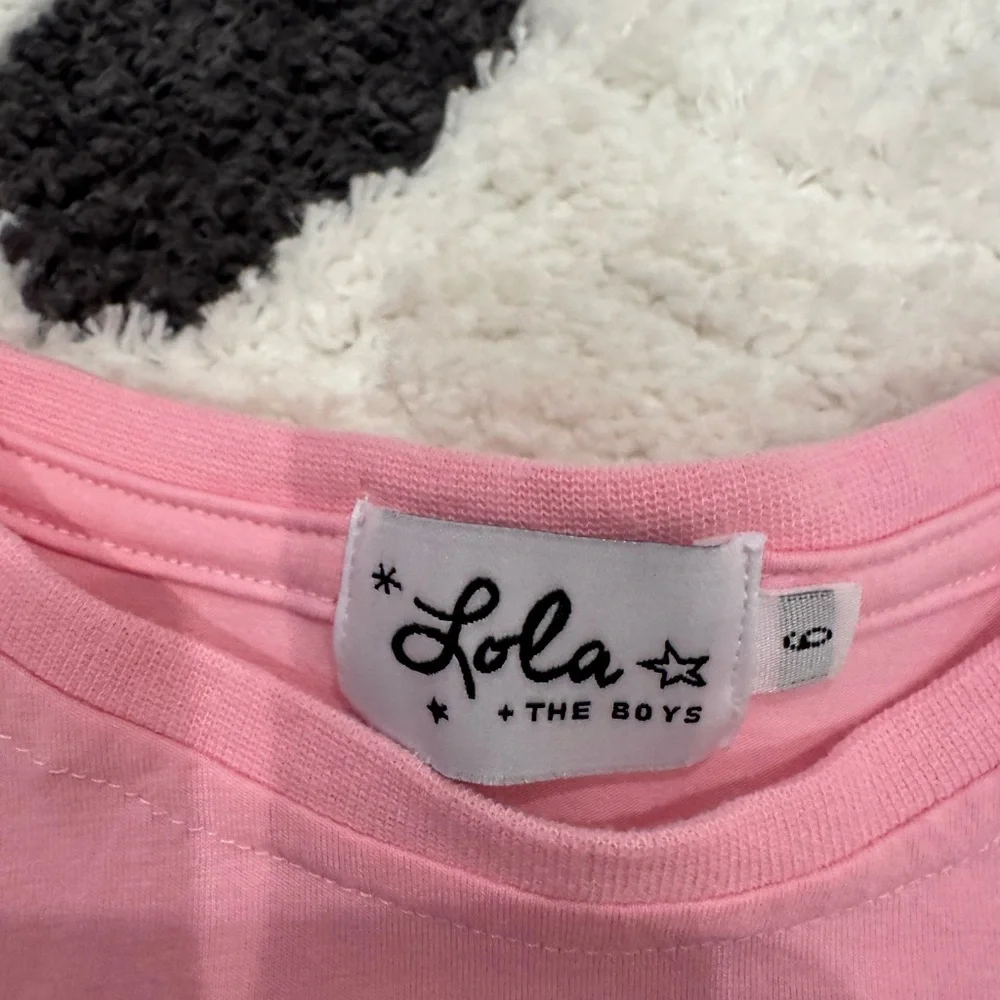 Lola + The Boys Pink Graphic Top - Picture 2 of 4